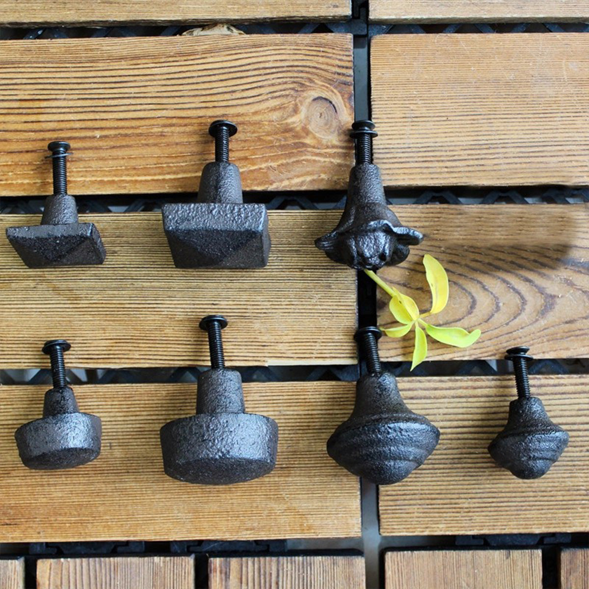 Vintage European Single-Hole Drawer Pull – Retro Cabinet, Wardrobe, Nightstand & Shoe Cabinet Handle