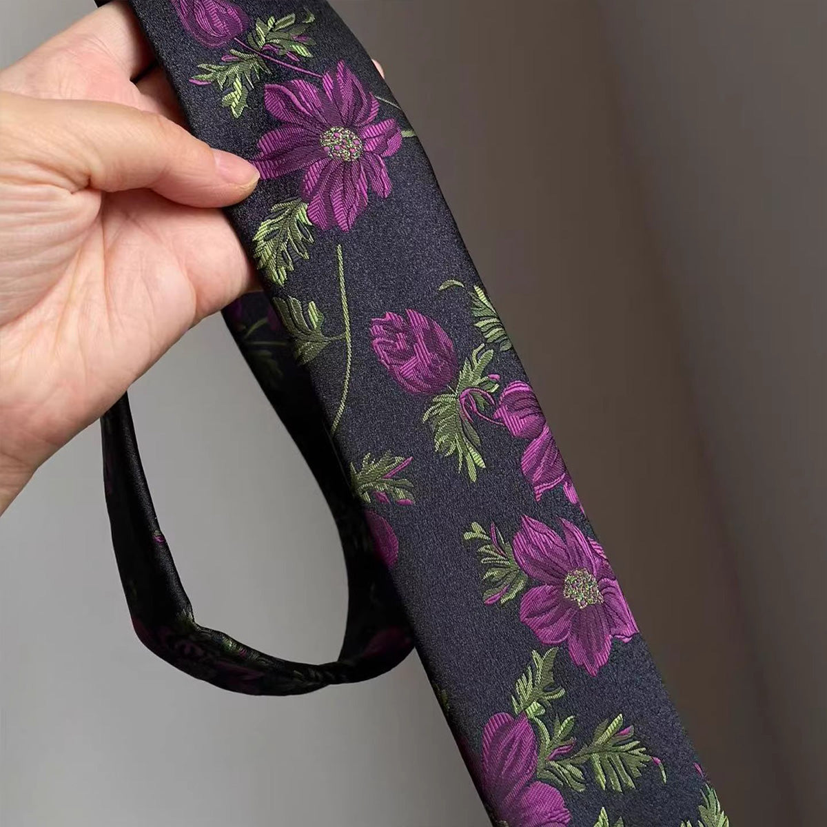 "Purple Romance" Printed Tie - Black High-End Versatile Fashion Accessory for Shirts