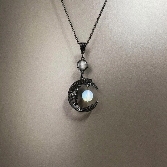 Vintage Night Forest Necklace - Retro Dark Mystic Niche Fashion Accessory for Women