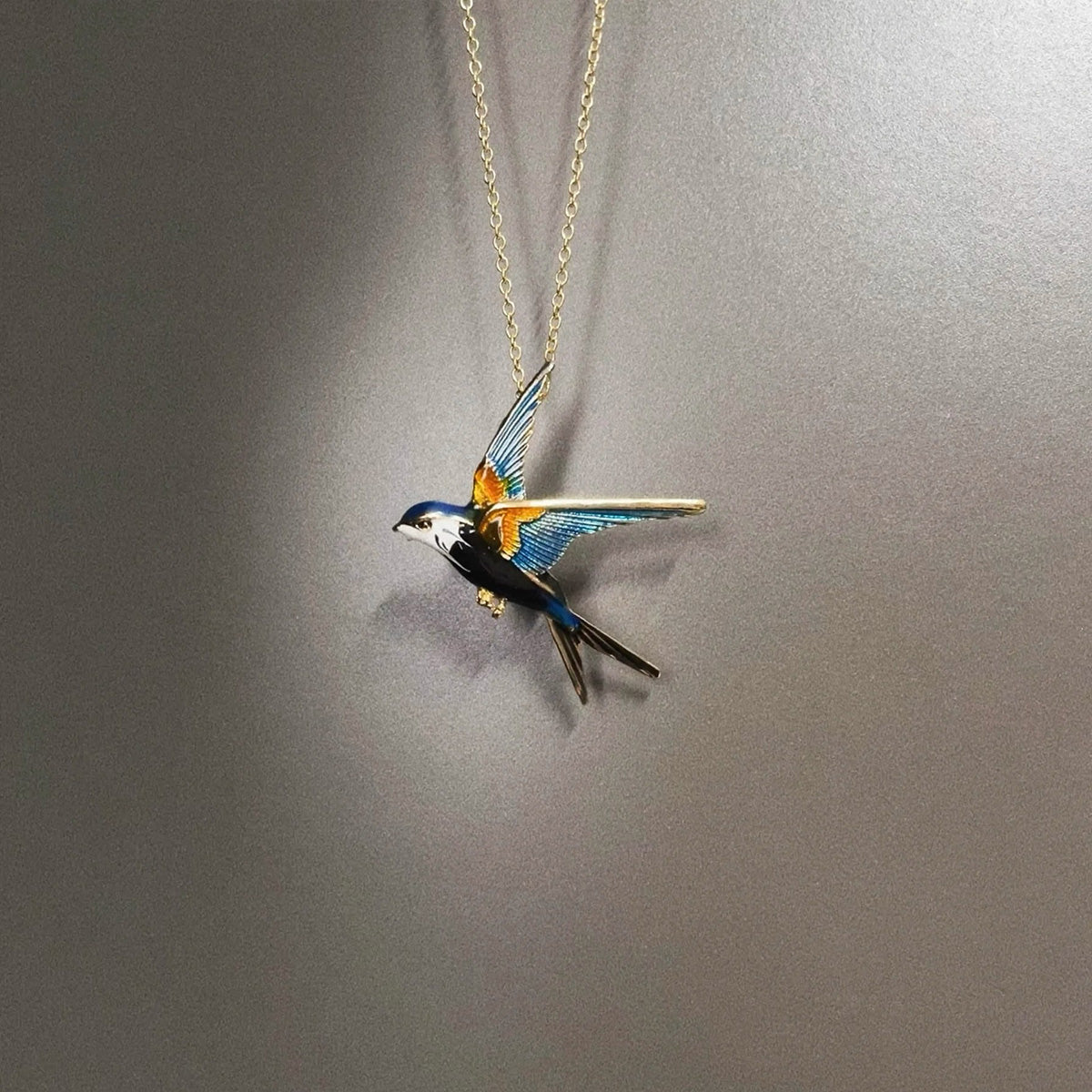 Vintage Spring Flying Swallow Necklace - Retro Elegant Romantic Niche Fashion Accessory for Women