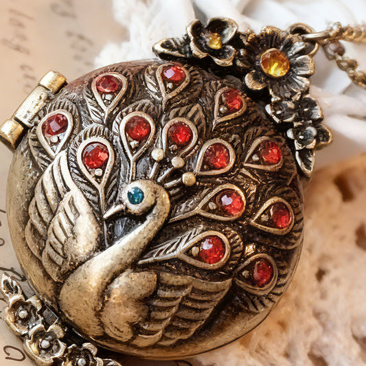 Peacock Display Locket Necklace - Crystal-Embellished Long Sweater Chain Niche Luxury Vintage Jewelry