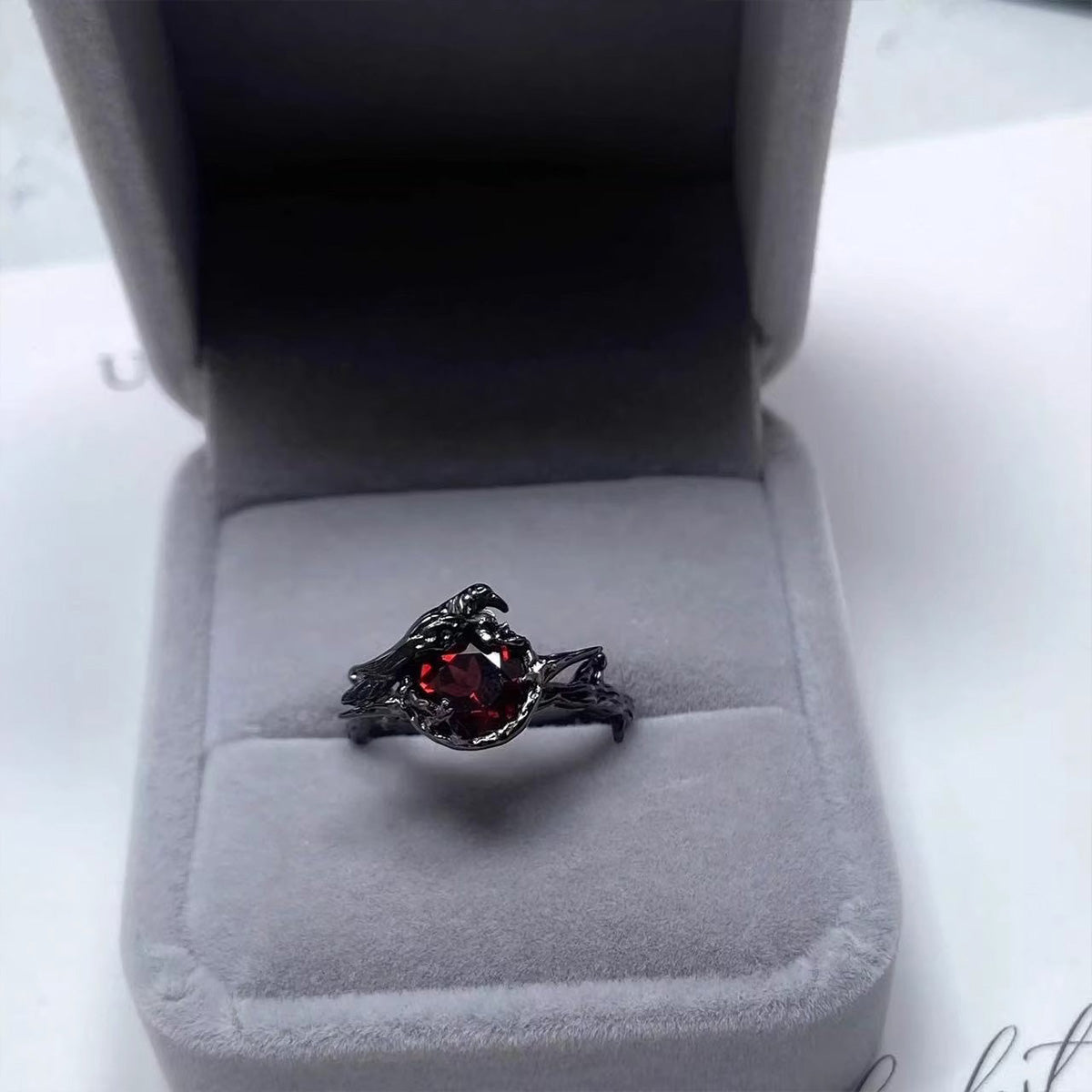 Gothic Crow Ring - Edgy Sweet Cool Statement Jewelry Niche High-End Index Finger Band