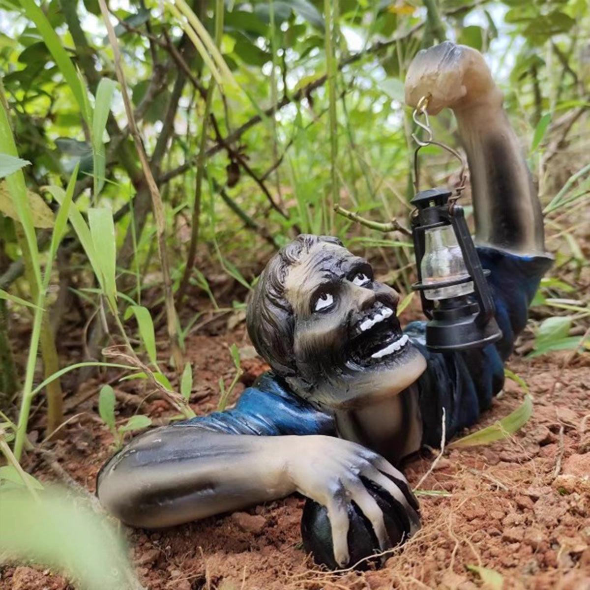 Gothic Zombie Lantern Statue - Halloween Decor for Outdoor Garden & Horror Room | Resin Craft