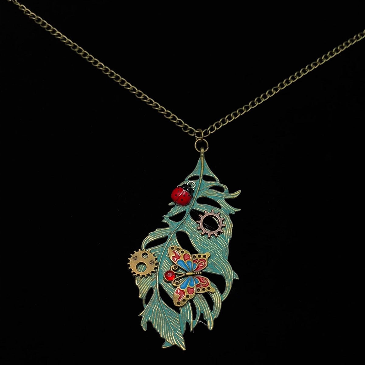 Vintage Green Feathers Necklace - Retro Forest Mystic Jewelry | Enchanted Plume Pendant