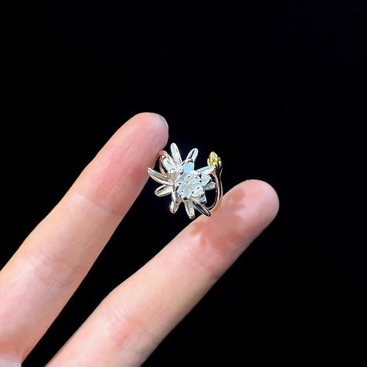 Vintage Flinging Flower Ring - Retro Romantic Artistic Jewelry | Dynamic Floral Band