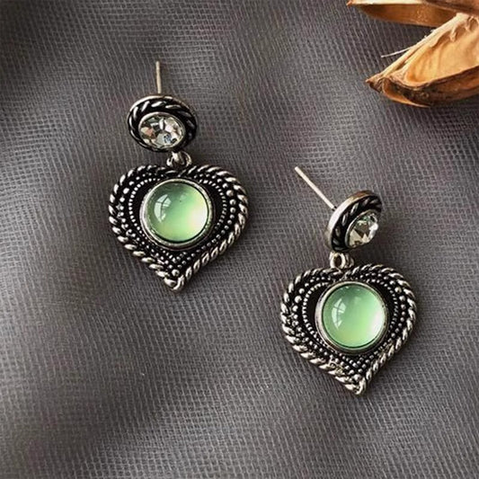 Vintage Heart Stud Earrings - Dainty Minimalist Silver Needle Trendy Earrings for Women