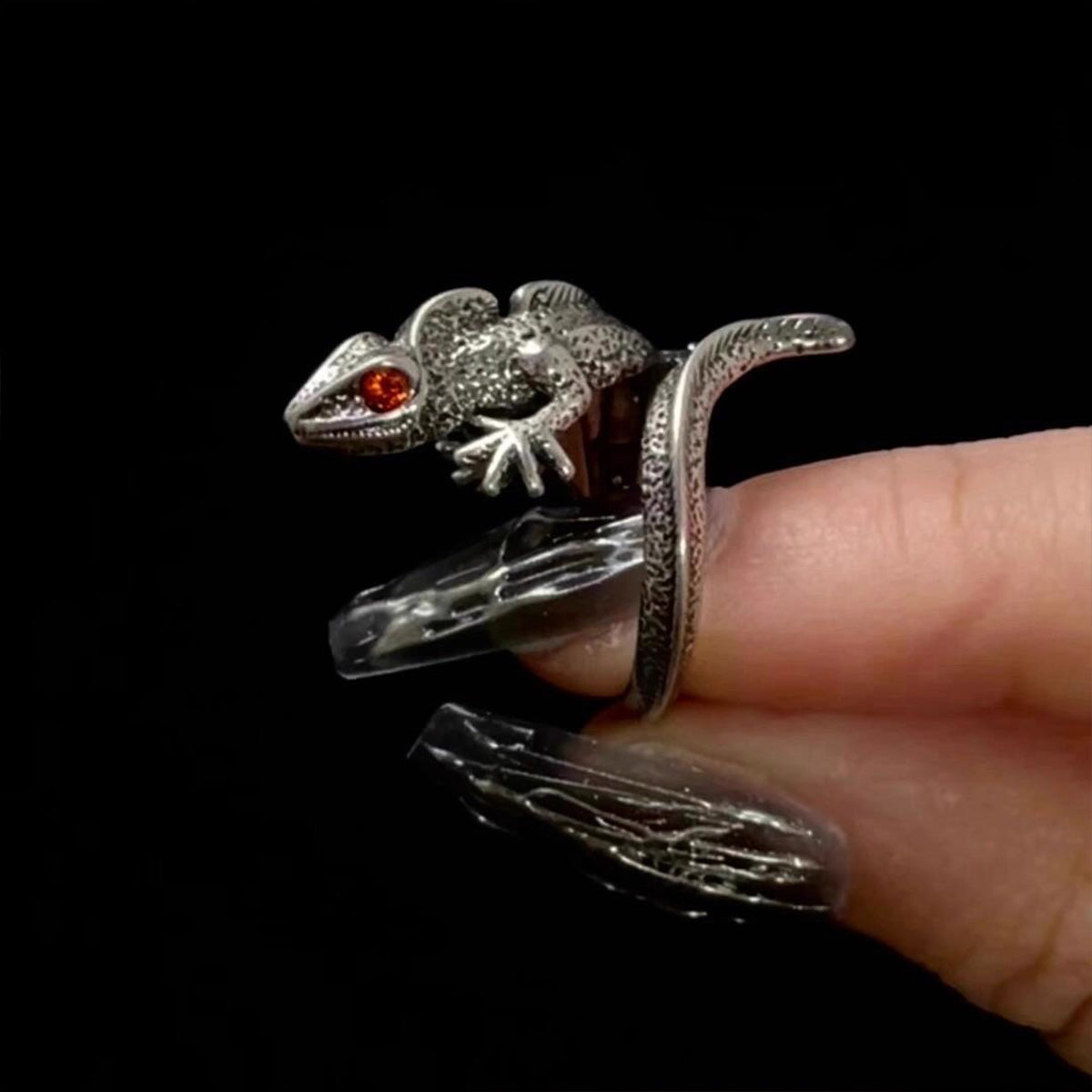 Vintage Withered Leaf Lizard Ring - Retro Forest Camo Jewelry | Unique Reptile Band