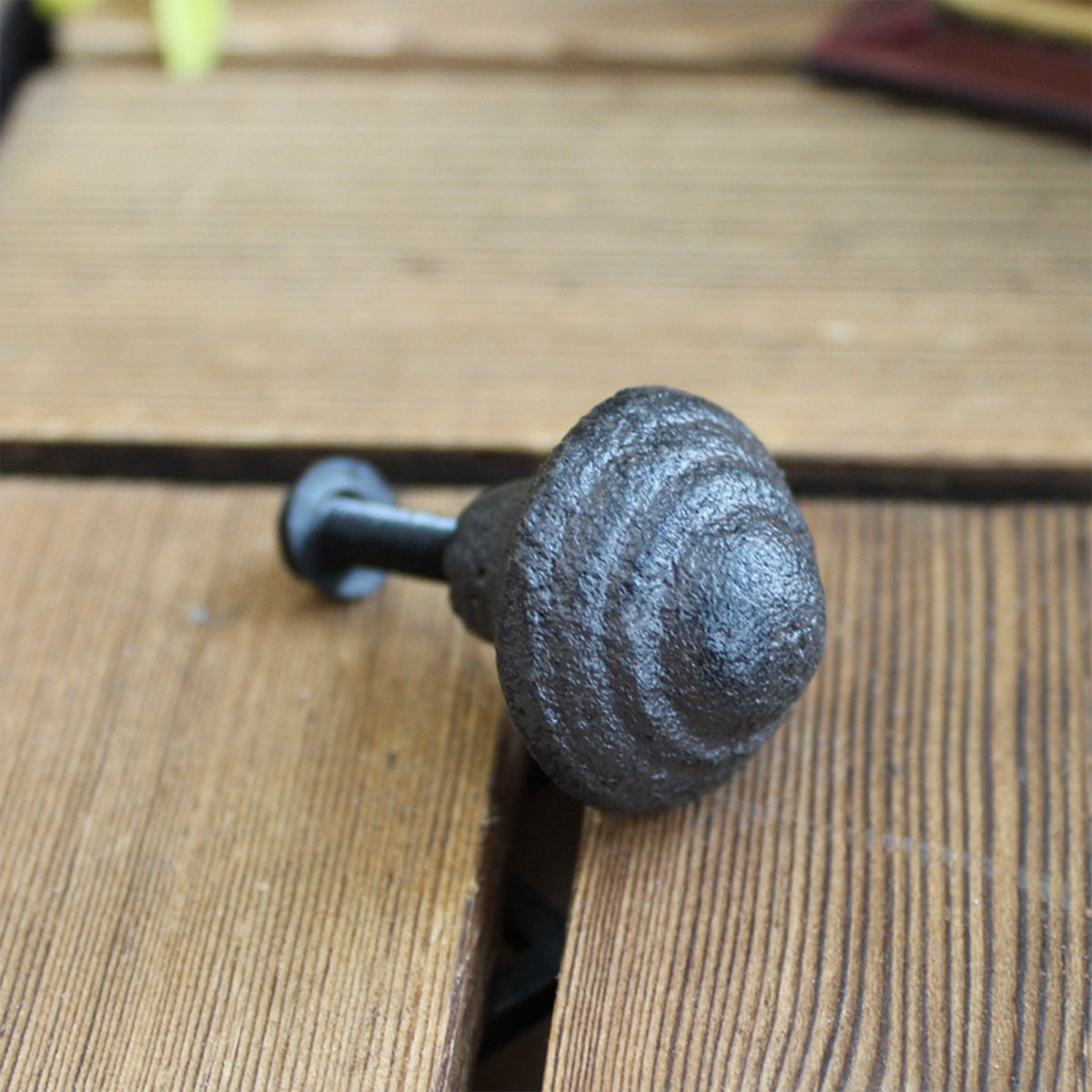 Vintage European Single-Hole Drawer Pull – Retro Cabinet, Wardrobe, Nightstand & Shoe Cabinet Handle