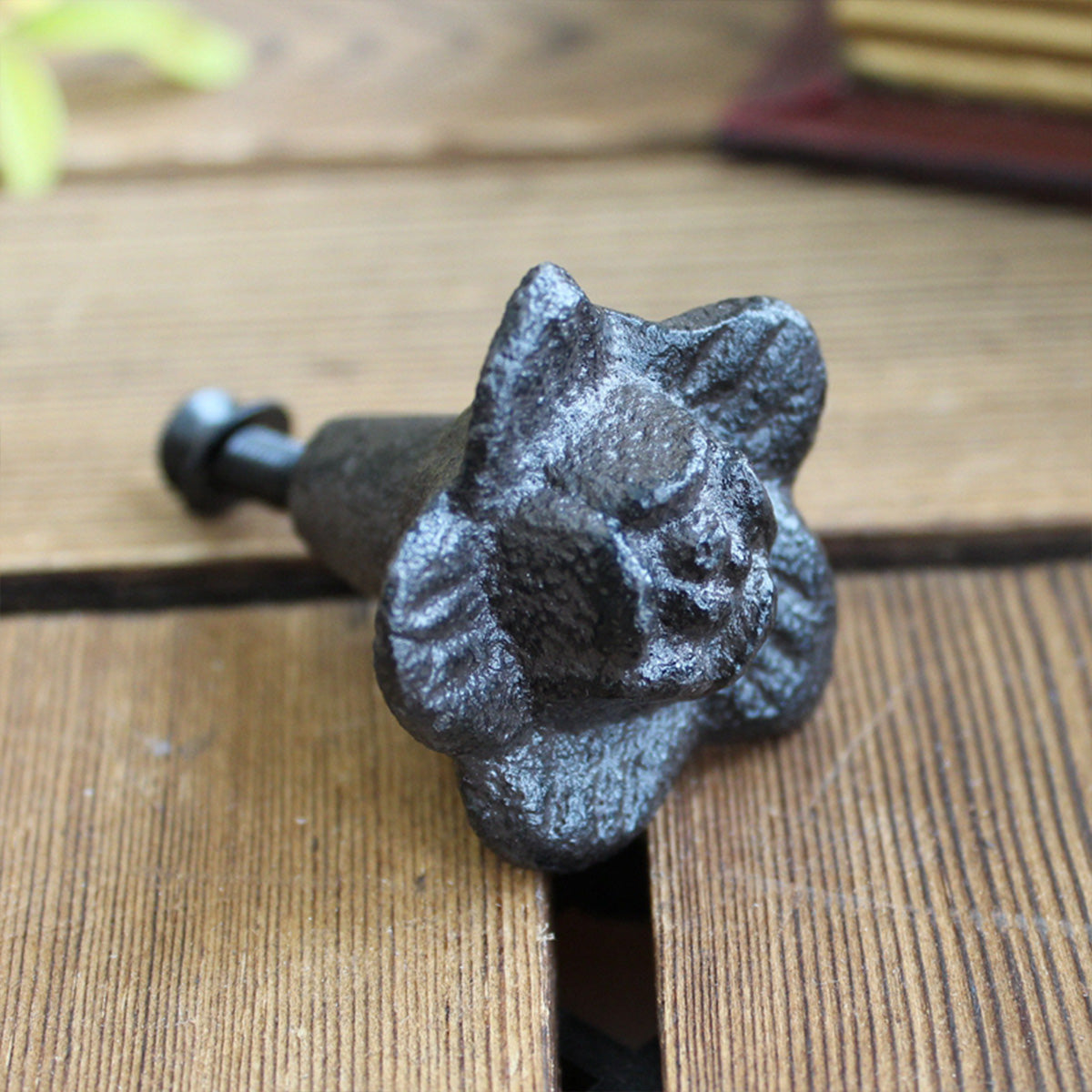 Vintage European Single-Hole Drawer Pull – Retro Cabinet, Wardrobe, Nightstand & Shoe Cabinet Handle