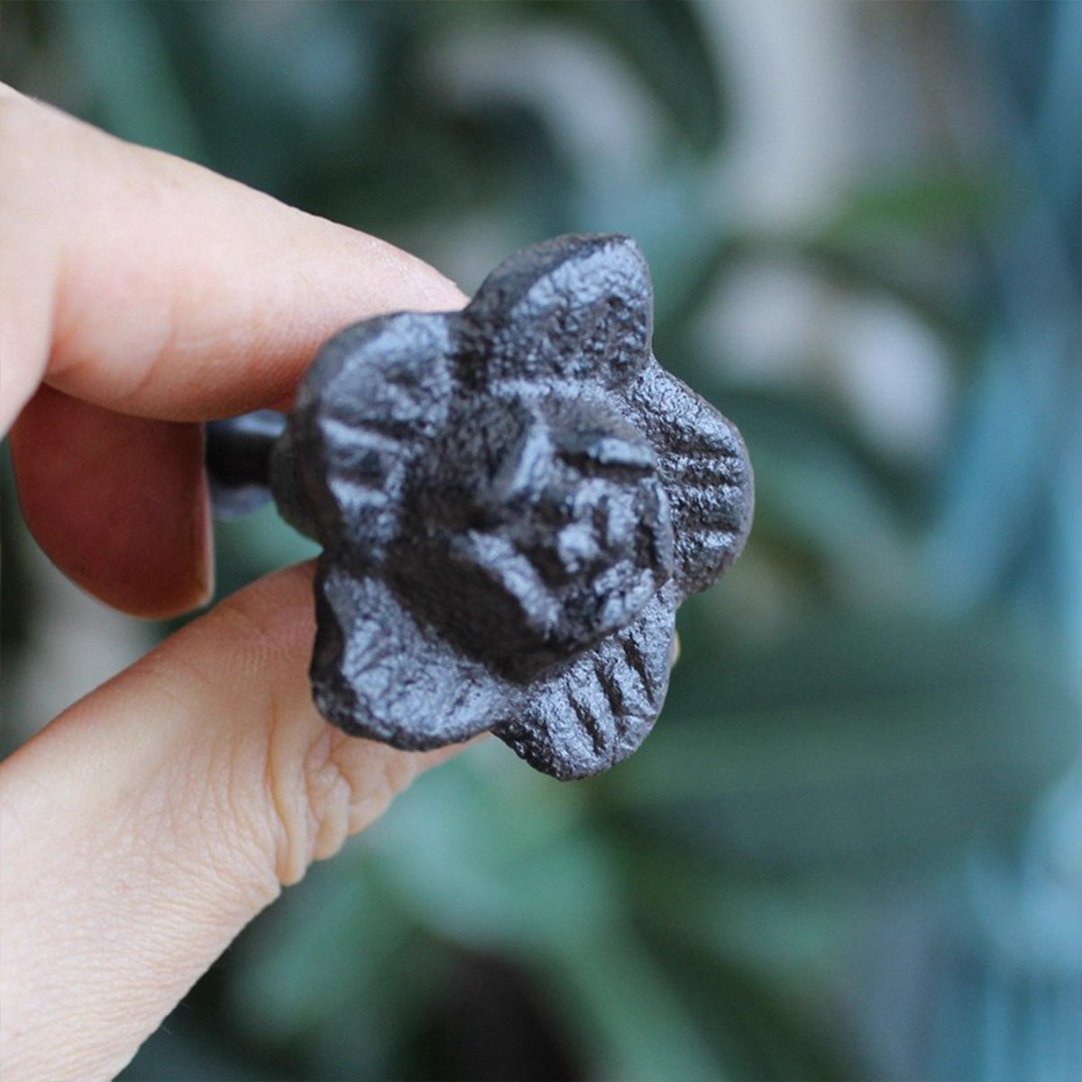 Vintage European Single-Hole Drawer Pull – Retro Cabinet, Wardrobe, Nightstand & Shoe Cabinet Handle