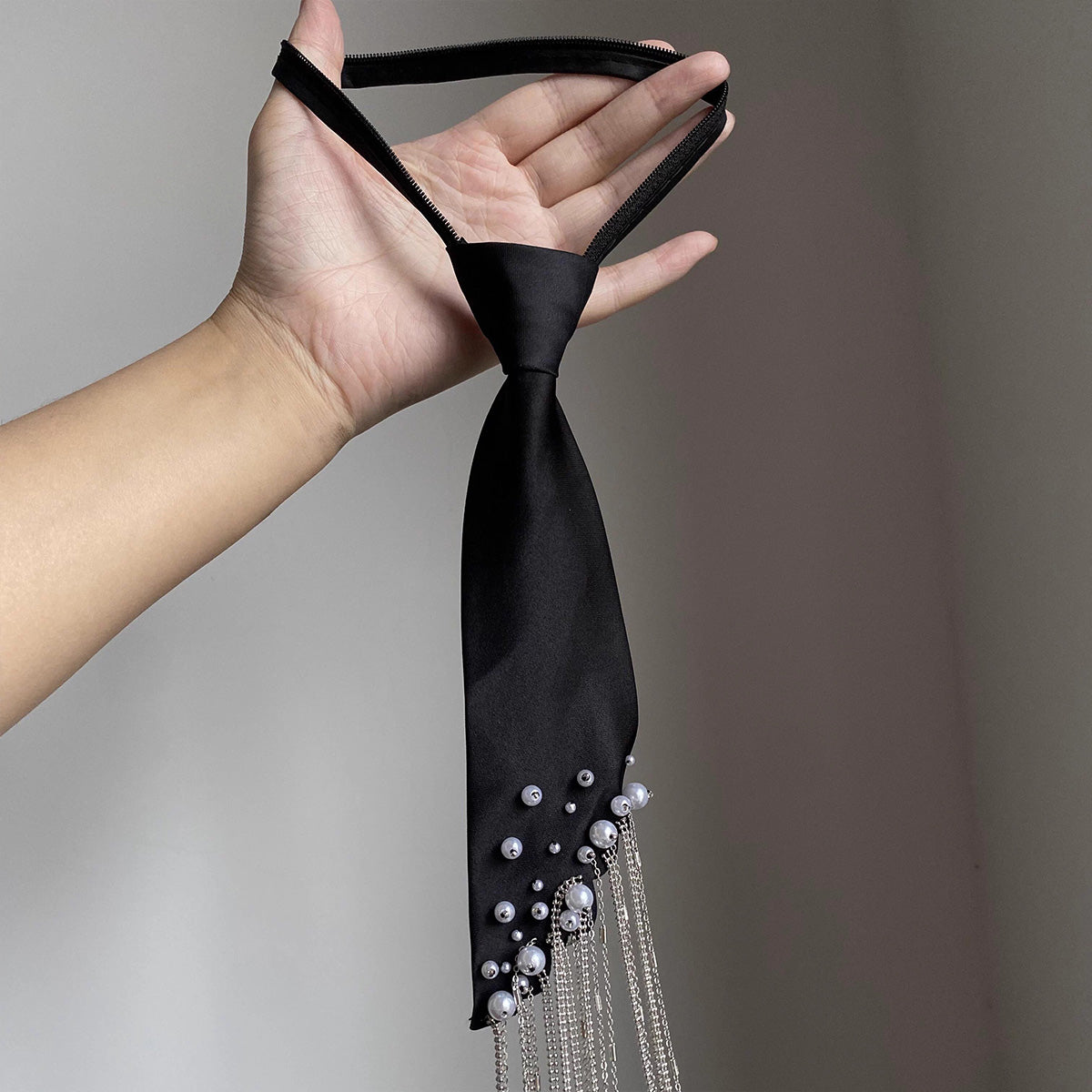 Heavy-Duty Statement Pearl Tassel Tie - Pre-Tied Retro Preppy Black Scarf