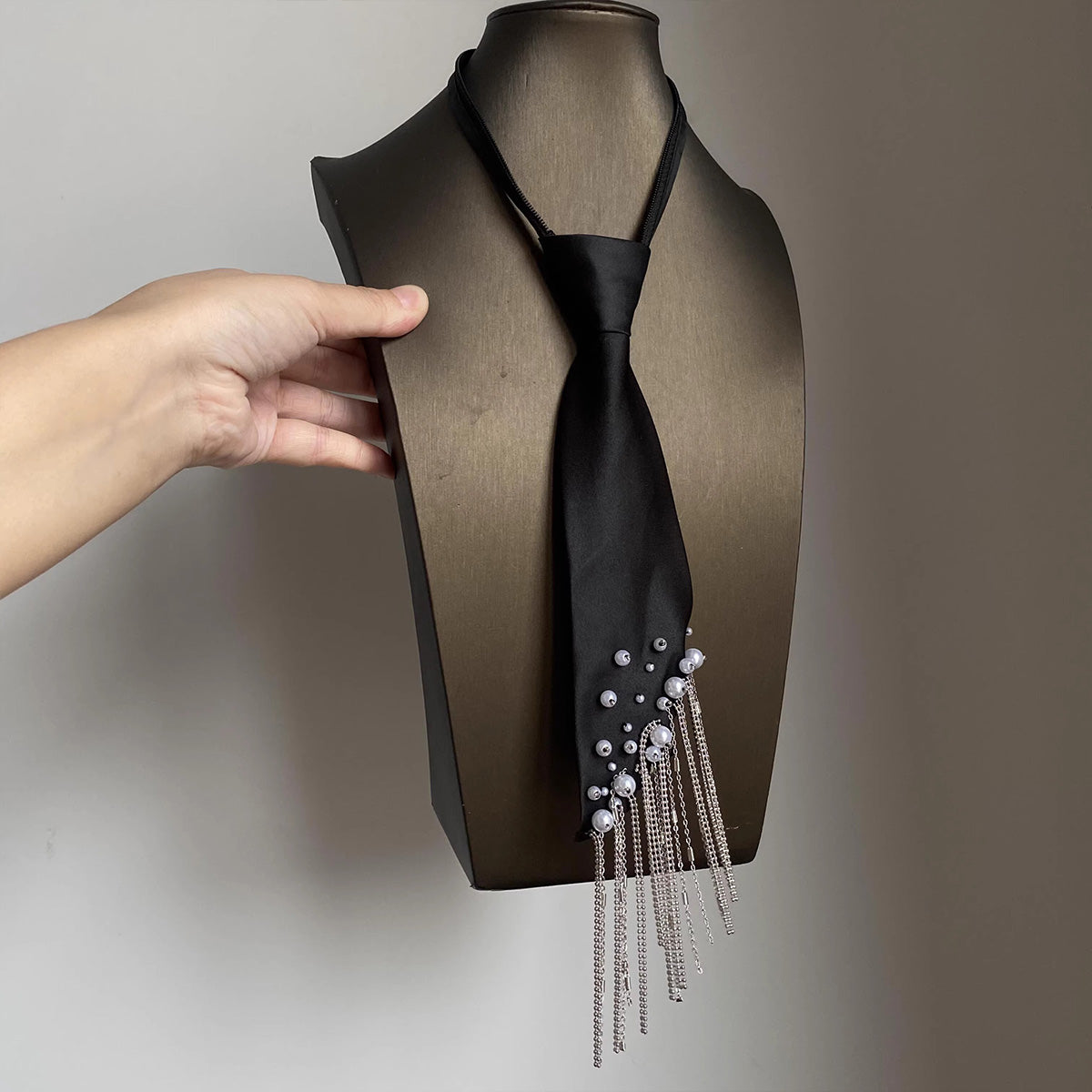 Heavy-Duty Statement Pearl Tassel Tie - Pre-Tied Retro Preppy Black Scarf