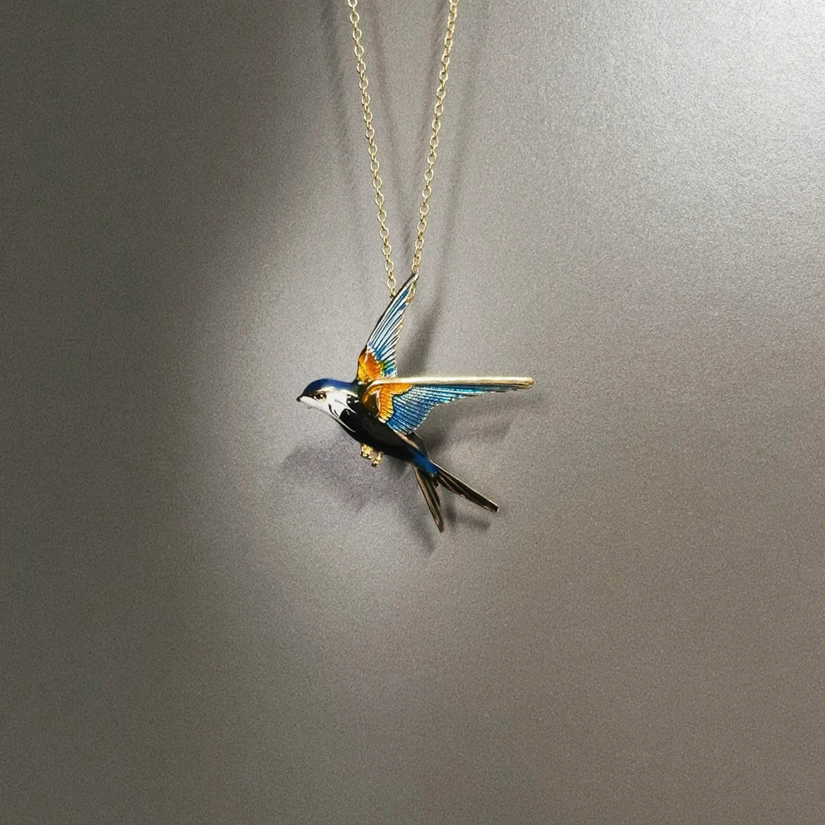 Vintage Spring Flying Swallow Necklace - Retro Elegant Romantic Niche Fashion Accessory for Women