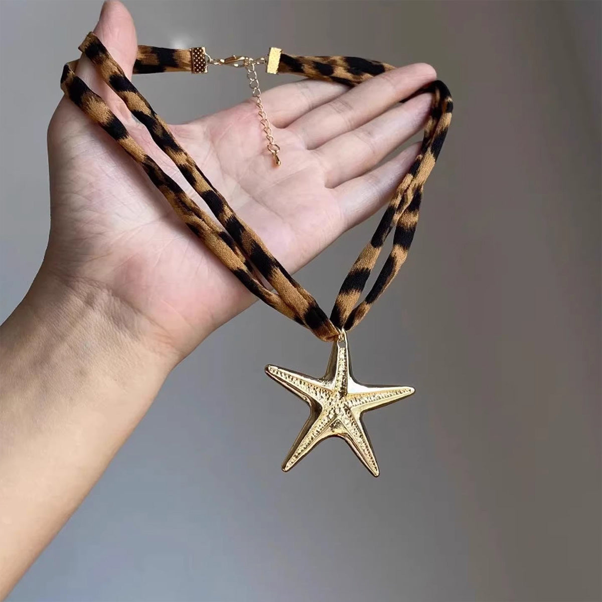 Sweet Goth Gold Star Pendant Leopard Print Necklace - Niche Design Daily Versatile Collarbone Chain