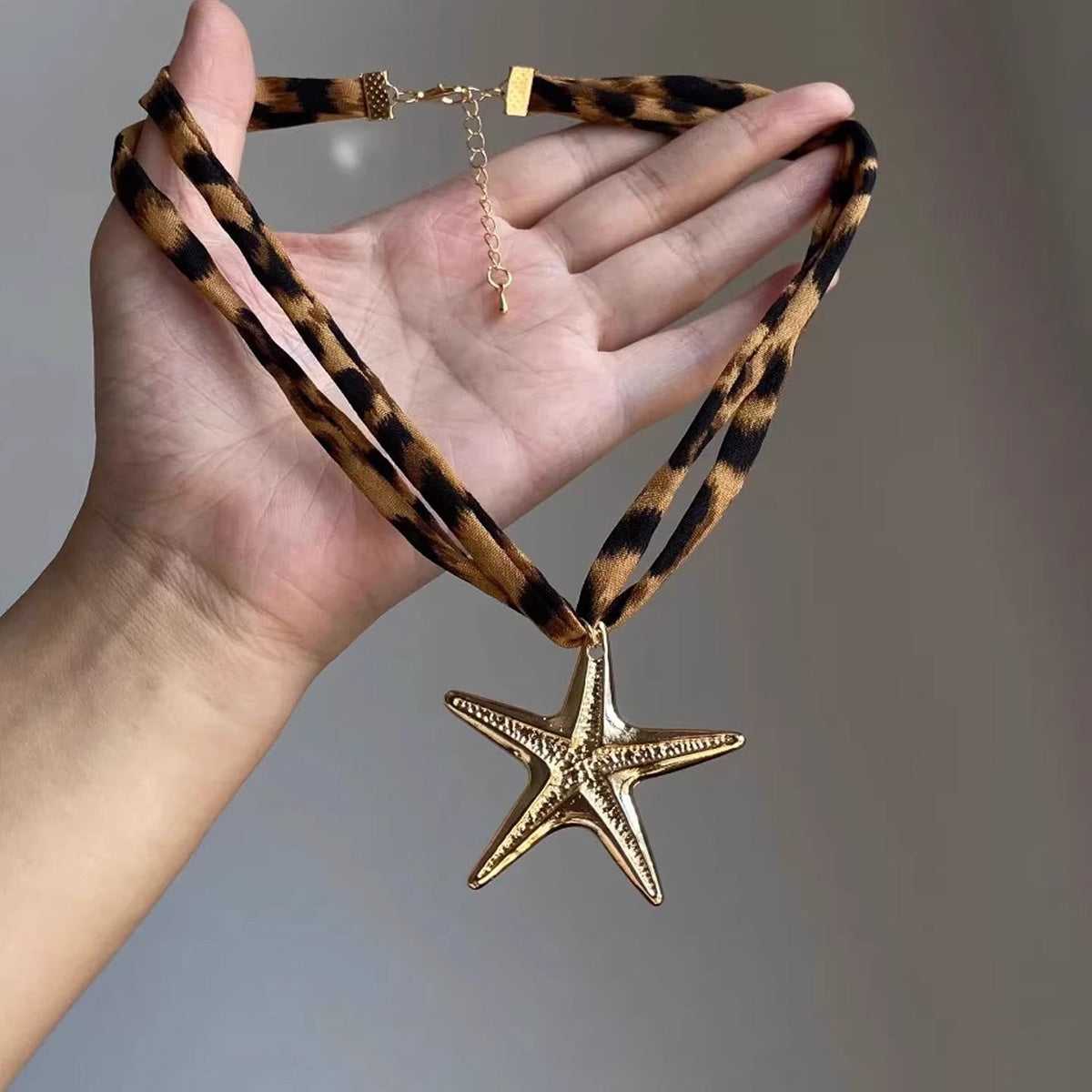 Sweet Goth Gold Star Pendant Leopard Print Necklace - Niche Design Daily Versatile Collarbone Chain