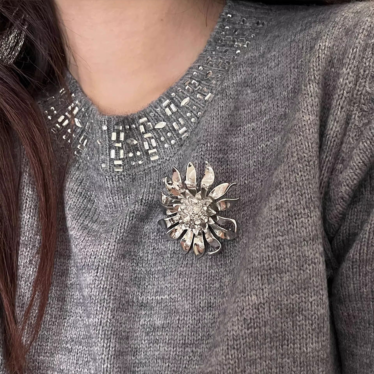Luxury Sparkle Sunflower Pearl Brooch - Elegant Women's Blazer Pin Fashion Statement Accessory