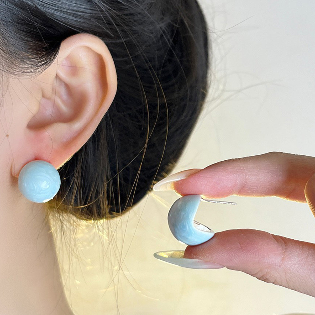 French Retro Enamel Colored Round Studs - Niche Minimalist Elegant Versatile Women's Earrings