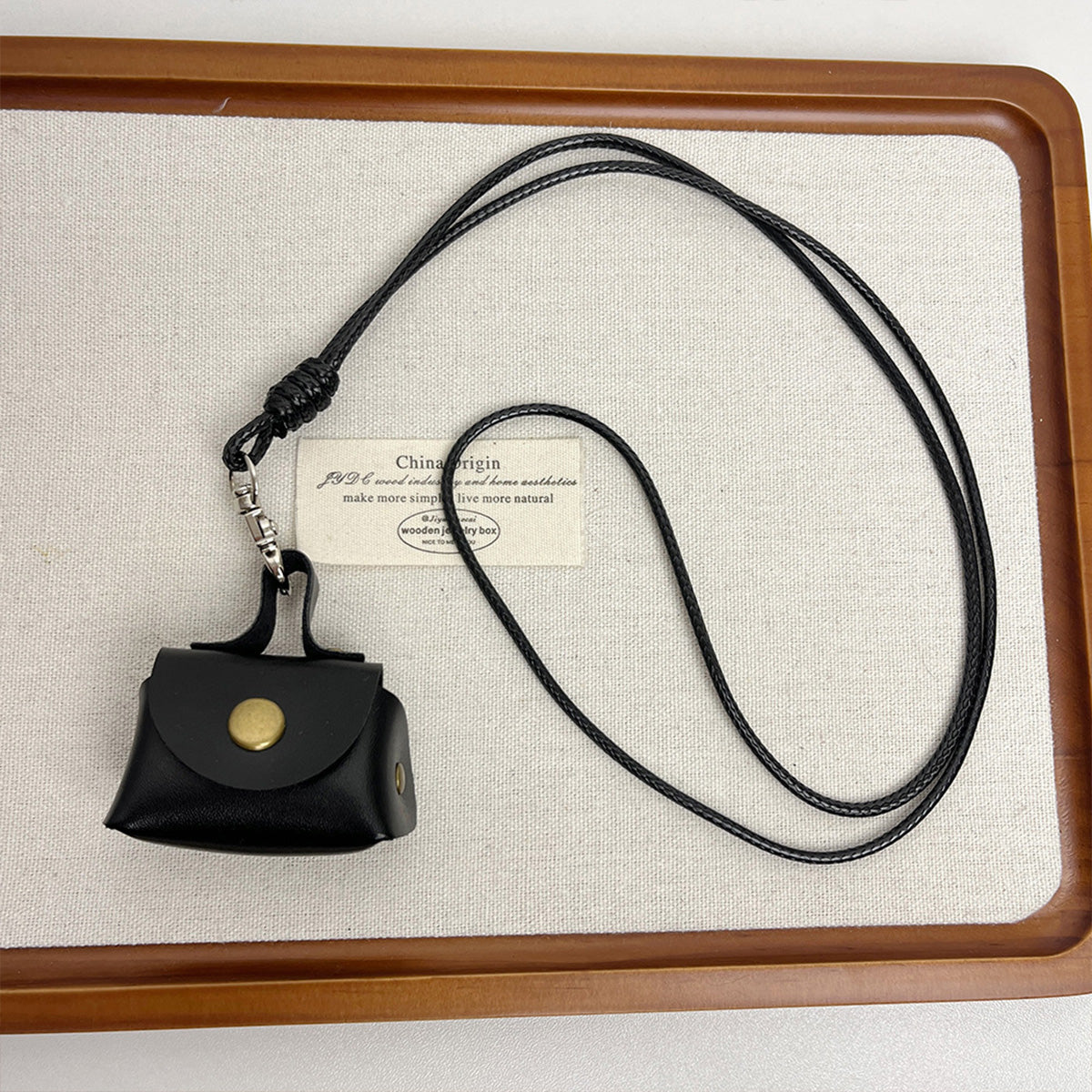 Niche Design Retro Cute Leather Wallet Necklace - Long Sweater Chain Headphone Charm for Women