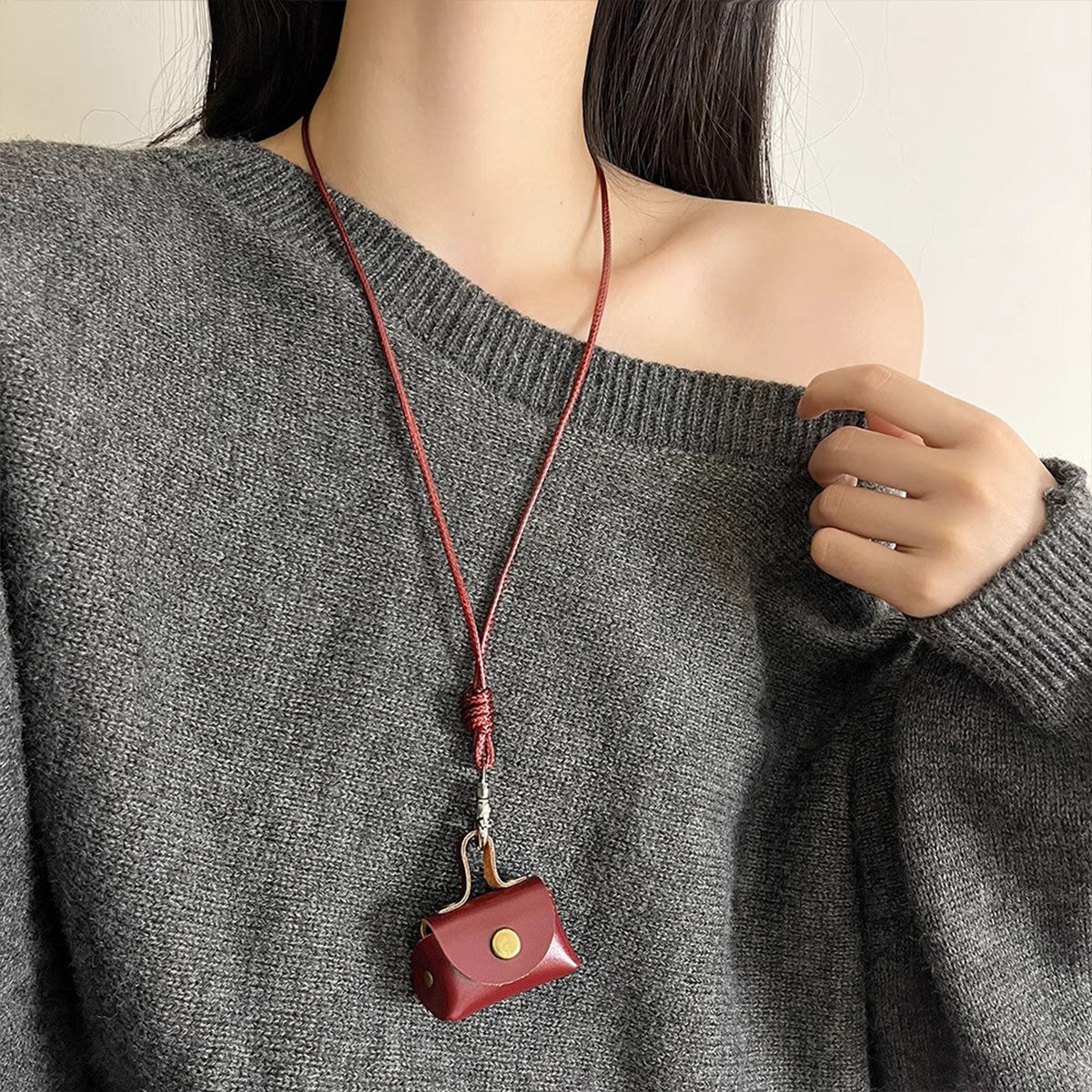 Niche Design Retro Cute Leather Wallet Necklace - Long Sweater Chain Headphone Charm for Women