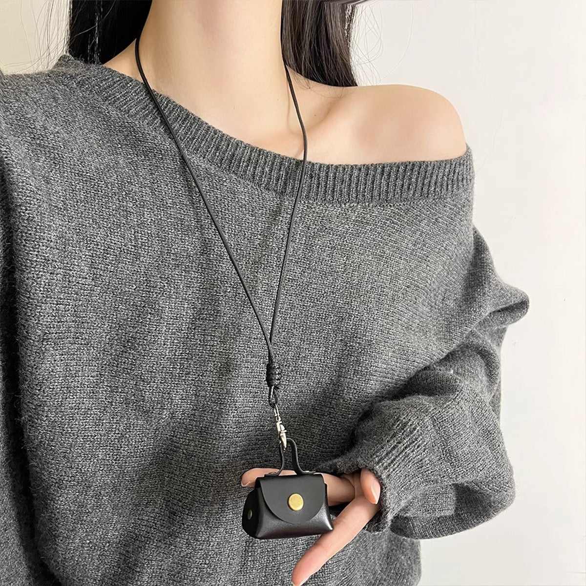 Niche Design Retro Cute Leather Wallet Necklace - Long Sweater Chain Headphone Charm for Women