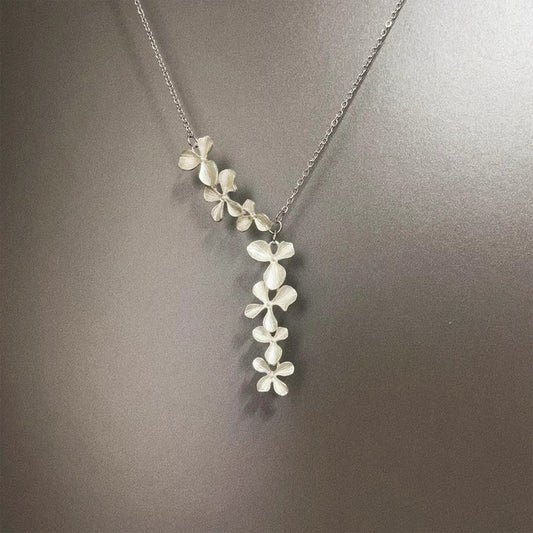Vintage Retro Silver-Plated Flower Necklace - Niche Elegant Dainty Luxury Statement Jewelry
