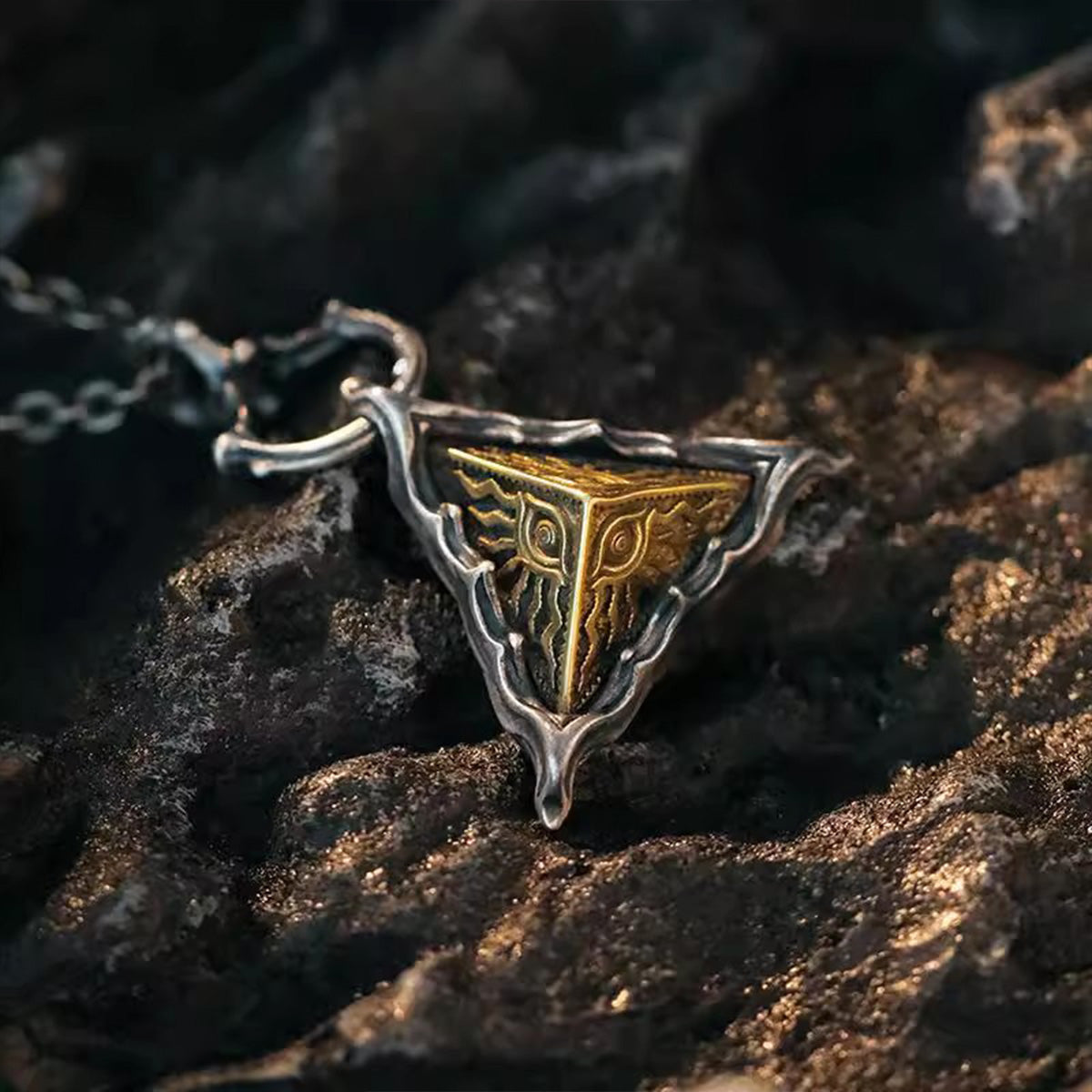 Eye of Horus Necklace - All-Seeing Eye God Amulet Vintage Men's Pendant Niche Gothic Jewelry