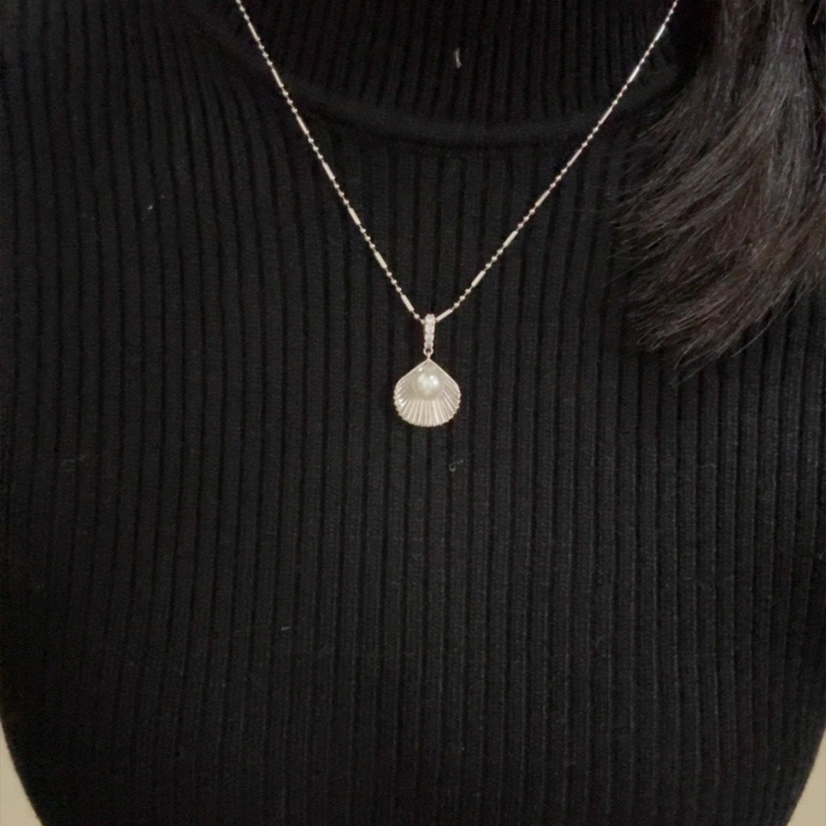 Vintage Retro Shell Pearl Necklace - Niche Elegant Dainty Luxury Statement Jewelry for Women