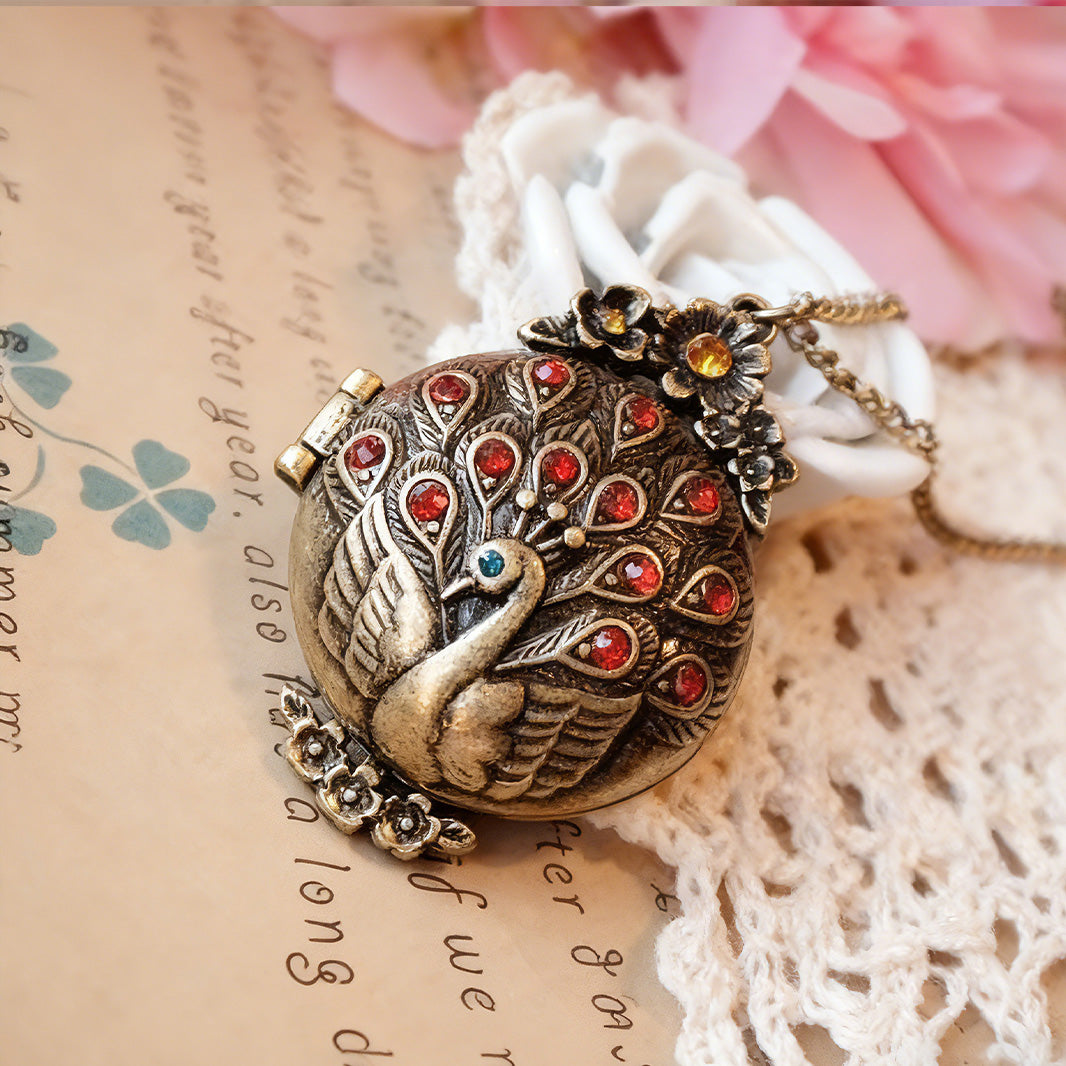 Peacock Display Locket Necklace - Crystal-Embellished Long Sweater Chain Niche Luxury Vintage Jewelry