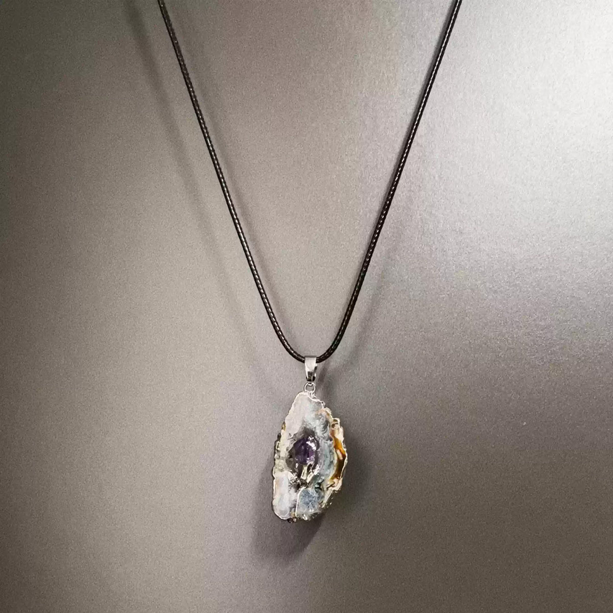 Vintage Retro Galactic Agate Necklace - Niche Luxury Mystic Statement Jewelry for Women