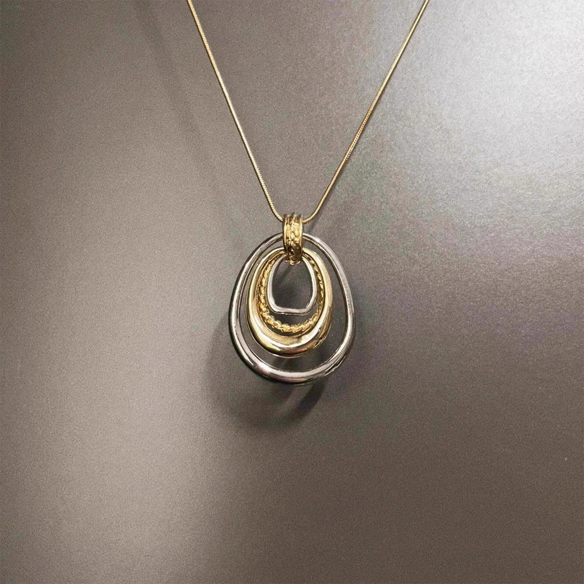 Vintage Hollow-Out Snake Skin Necklace - Retro Gothic Jewelry | Unique Statement Piece