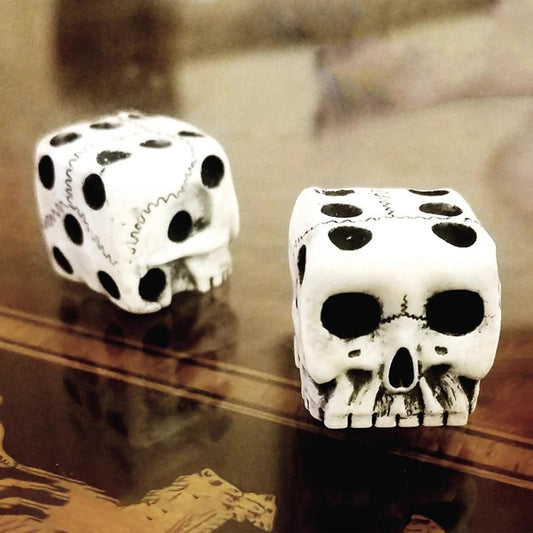 White Skull Dice - Novelty Gothic Party Props | Escape Room Game Toy & Funny Decor