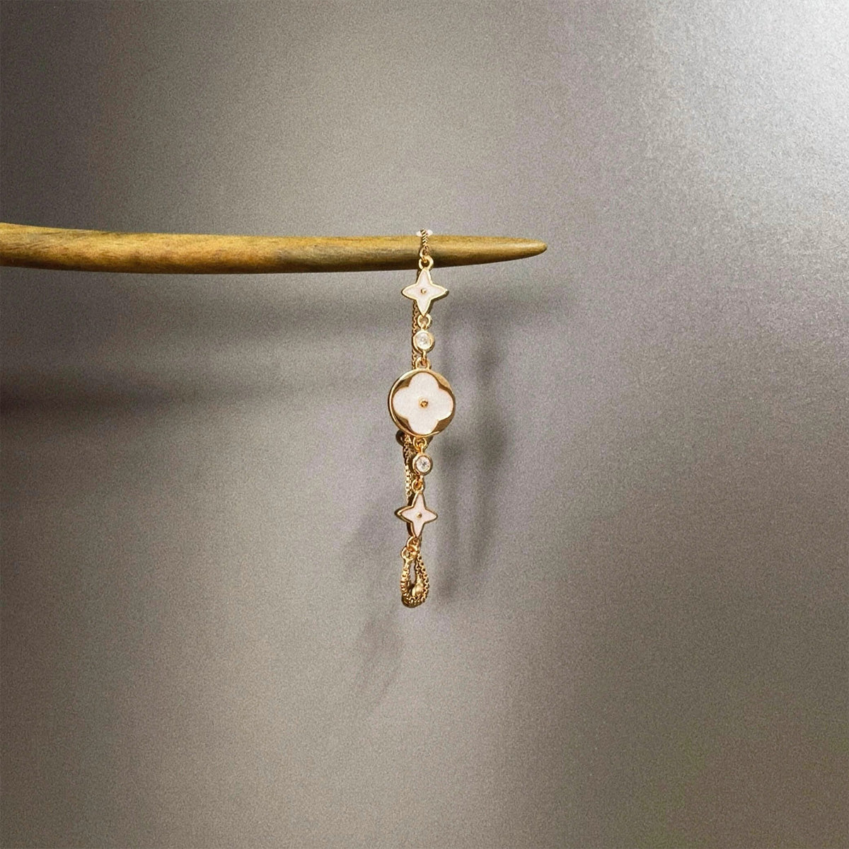 Vintage Star Shell Bracelet - Retro Coastal Jewelry | Unique Bohemian Accessory