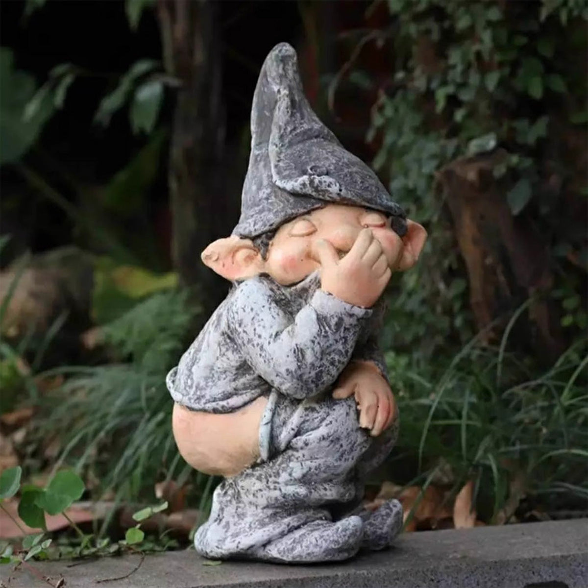 Hilarious Pooping Sculpture - Garden Decor for Outdoor Fun | Creative Patio Ornament