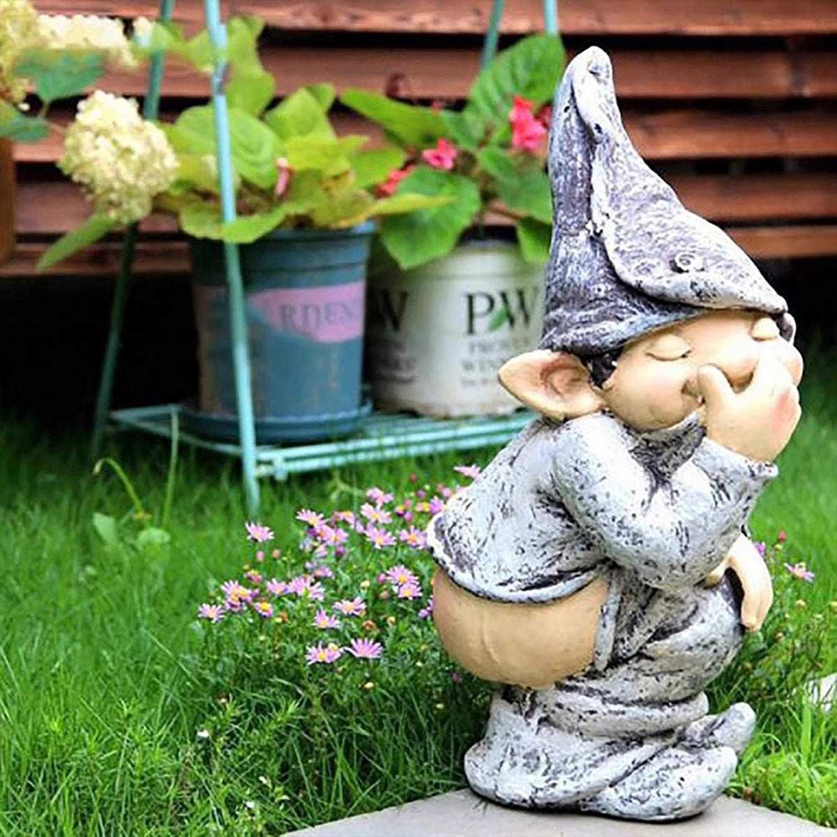 Hilarious Pooping Sculpture - Garden Decor for Outdoor Fun | Creative Patio Ornament