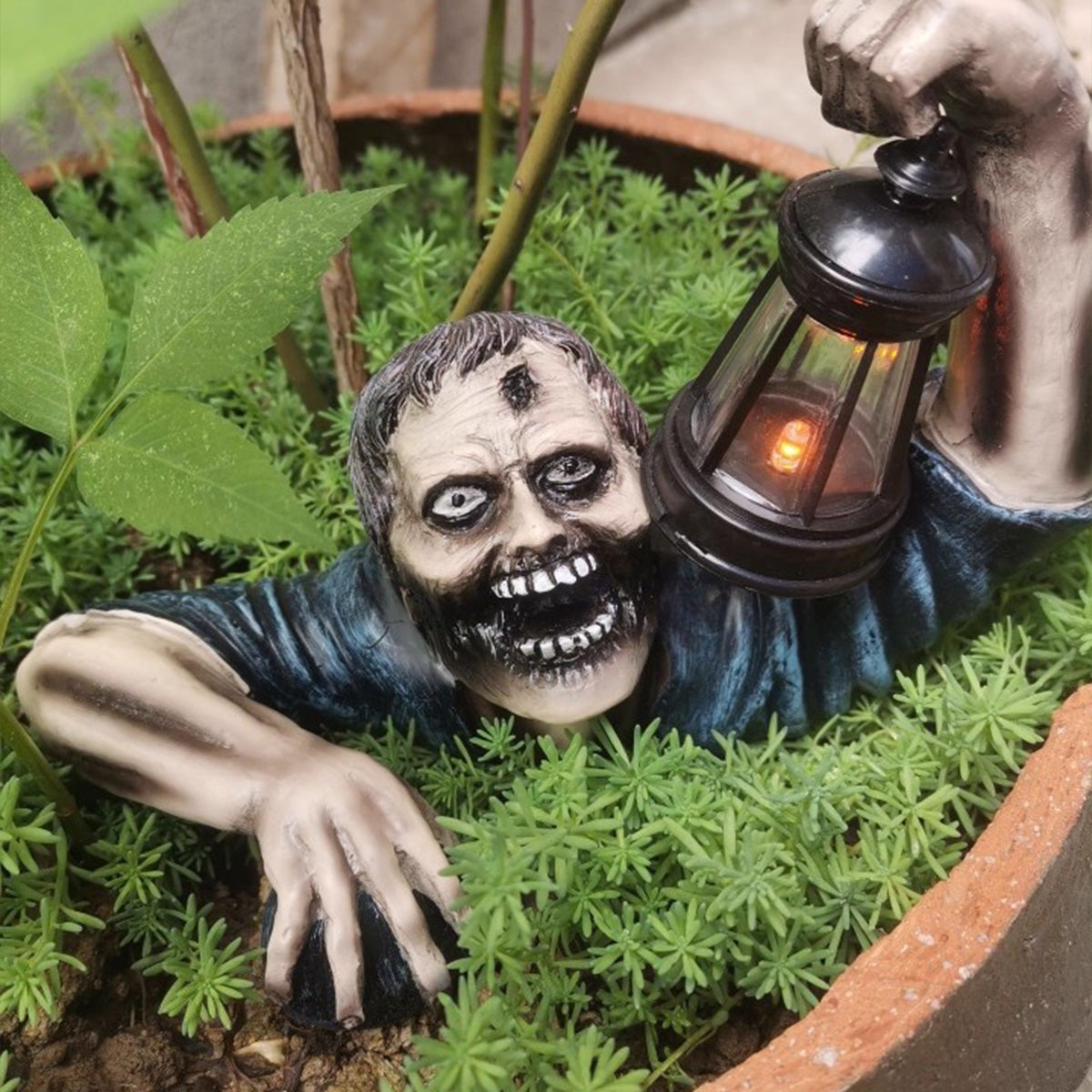 Gothic Zombie Lantern Statue - Halloween Decor for Outdoor Garden & Horror Room | Resin Craft