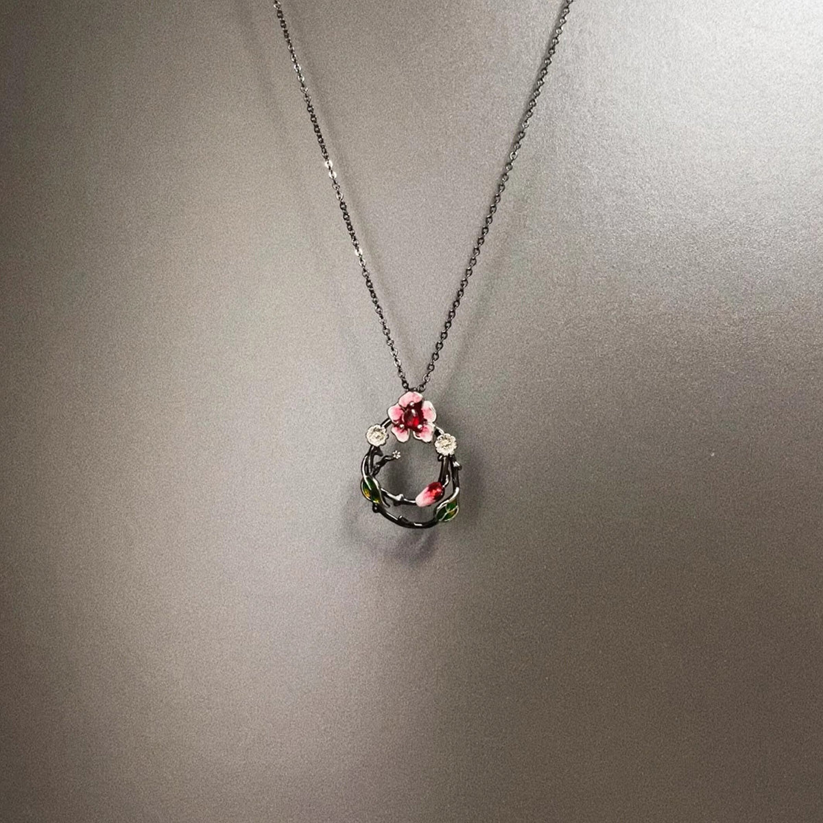 Vintage Nocturnal Rose Necklace - Gothic Dark Romantic Jewelry | Unique Retro Pendant