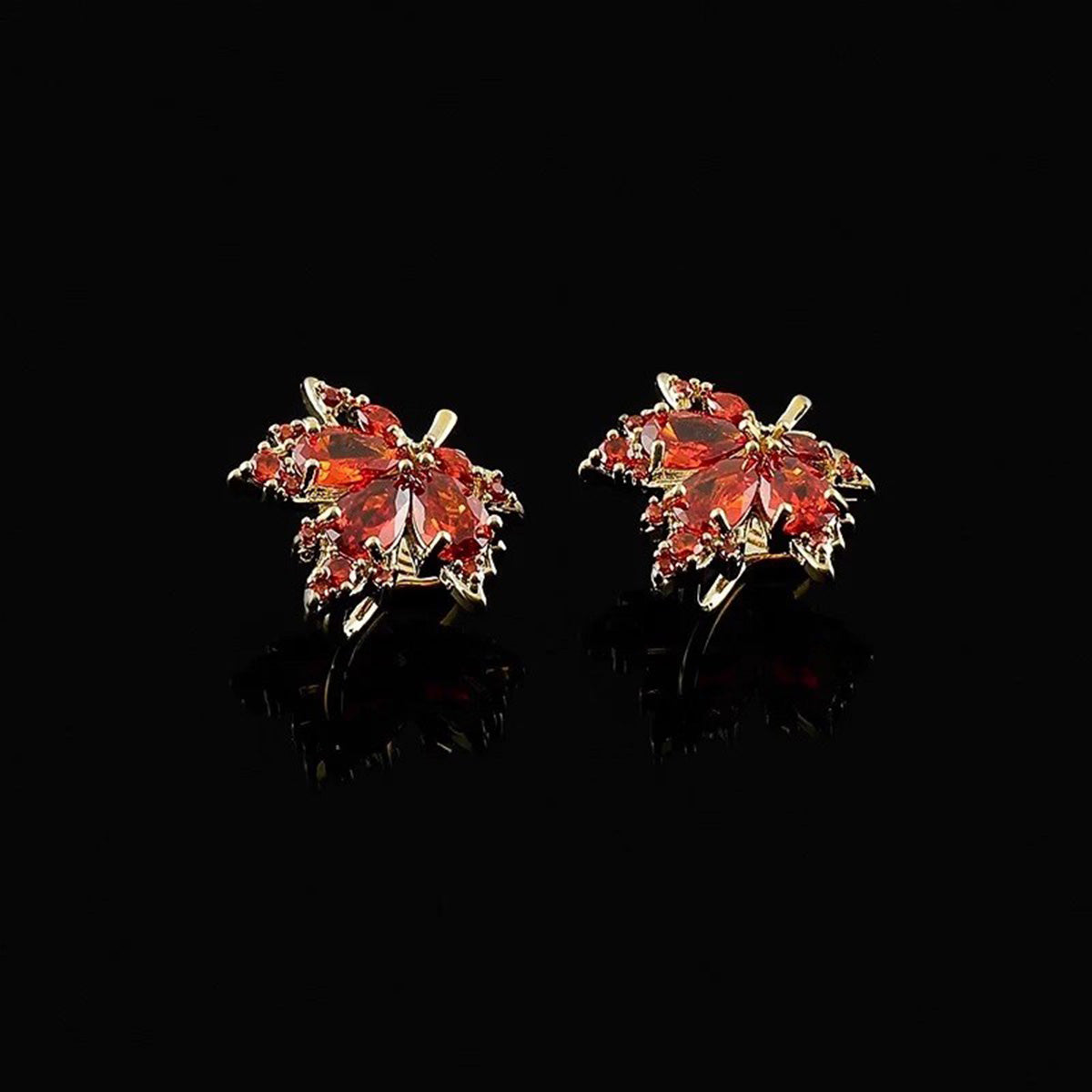 Vintage Maple Leaves Earrings - Retro Autumn Themed Jewelry | Delicate Leaf Studs