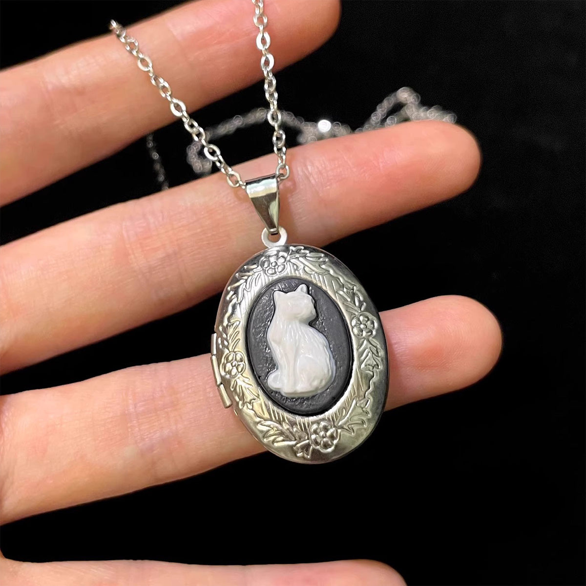 Vintage Mysterious Cat Box Necklace - Retro Fantasy Feline Jewelry | Unique Pendant