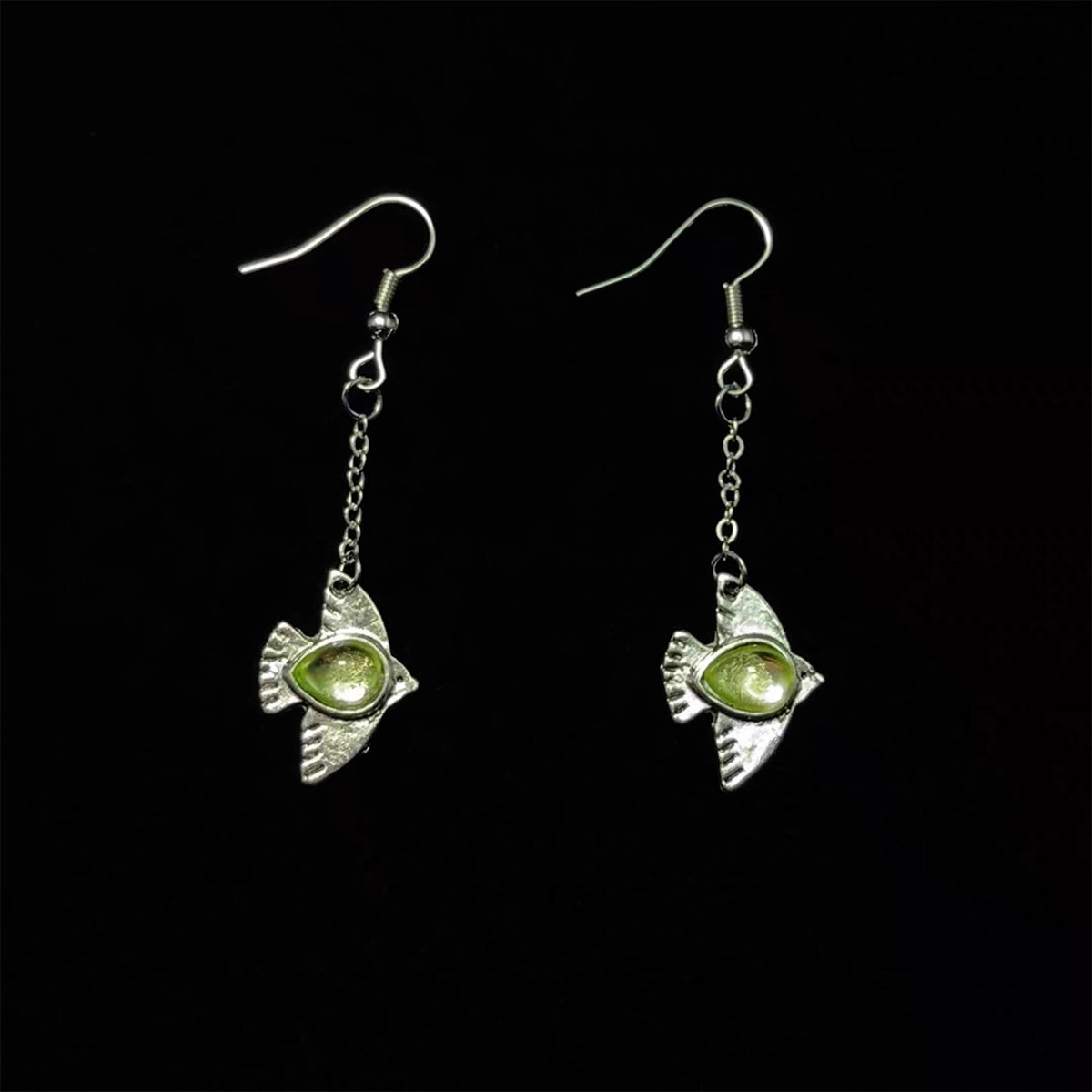 Vintage Water Drop Flying Bird Earrings - Retro Nature-Inspired Jewelry | Unique Bird Studs