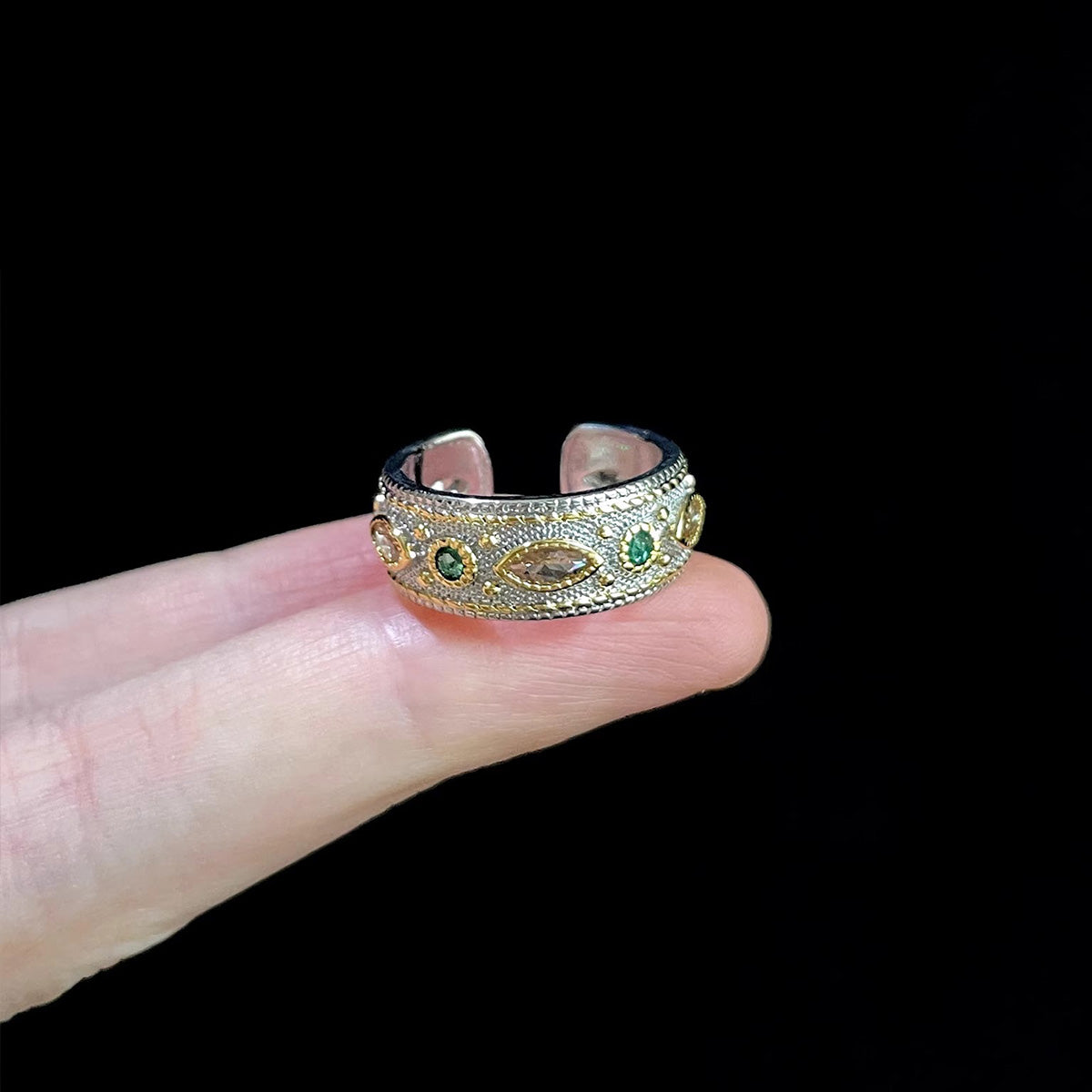 Vintage Brushed Zircon Ring - Retro Luxury Textured Jewelry | Unique Sparkle Band