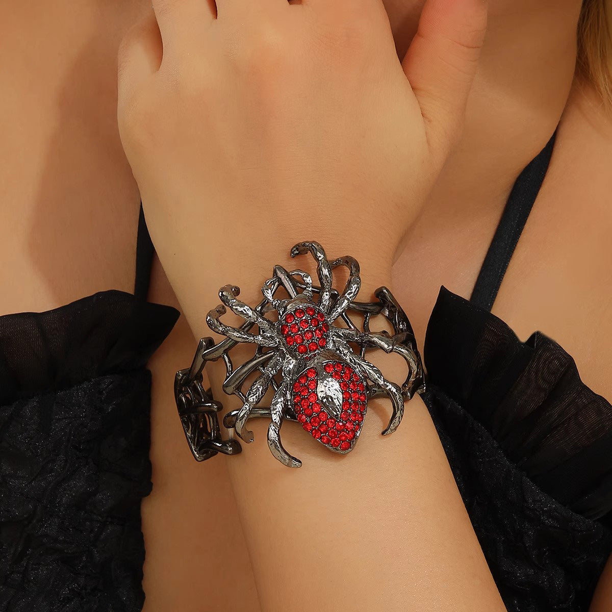 Dark Punk Rhinestone Spider Stretch Bracelet - Halloween Party Jewelry for Women | Edgy Accessory