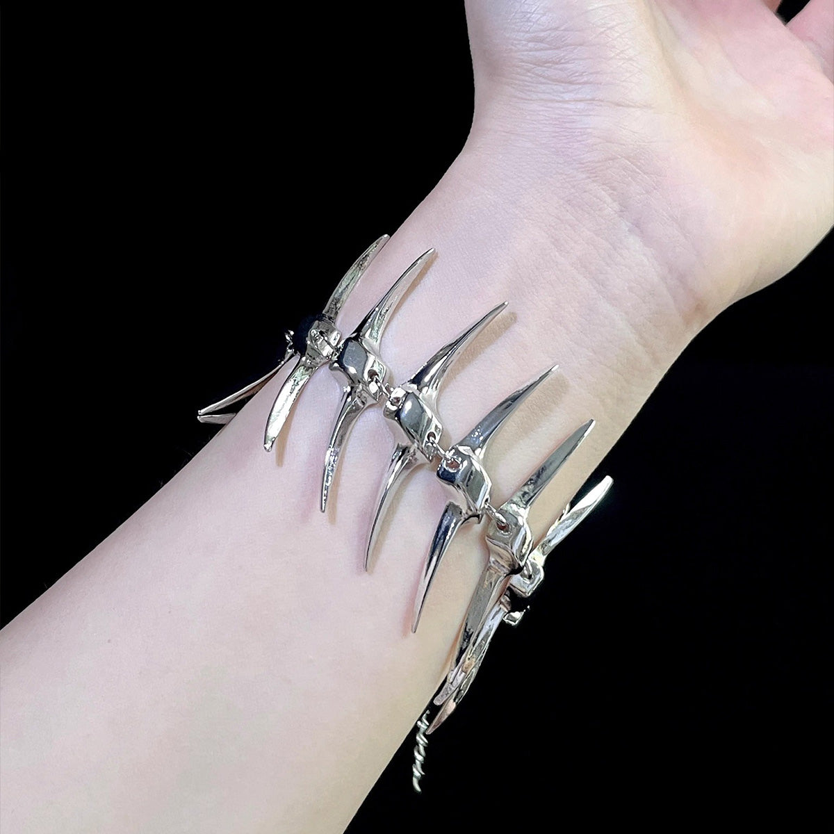 Vintage Dragon Skeleton Spine Bracelet - Retro Dark Fantasy Jewelry | Unique Gothic Wristband