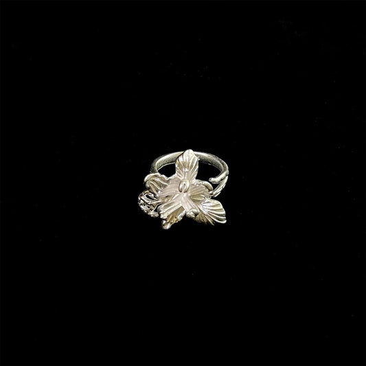 Vintage Classical Iris Ring - Retro French Elegant Jewelry | Royal Floral Motif Band