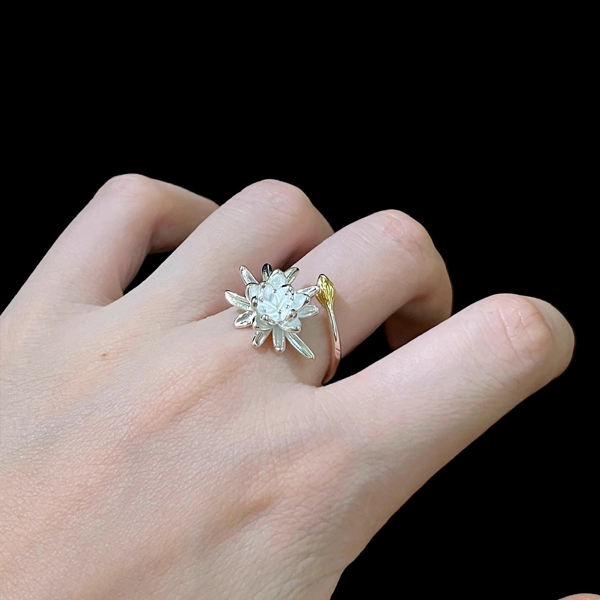 Vintage Flinging Flower Ring - Retro Romantic Artistic Jewelry | Dynamic Floral Band