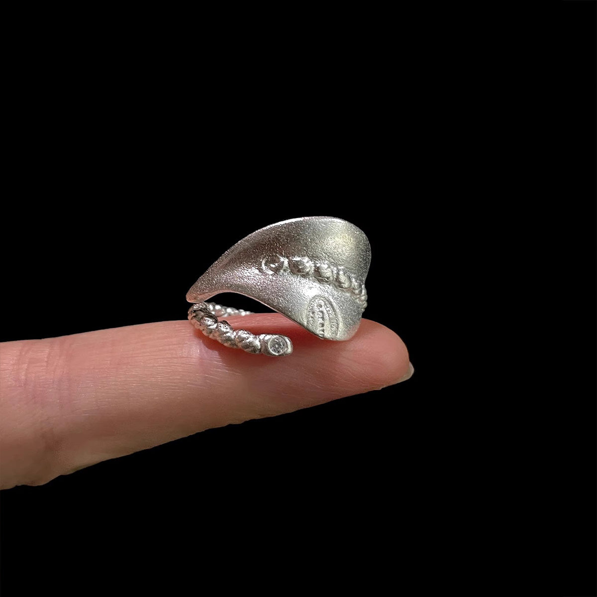 Vintage Silver Weaved Foliage Ring - Retro Forest Elegant Jewelry | Woven Leaf Band