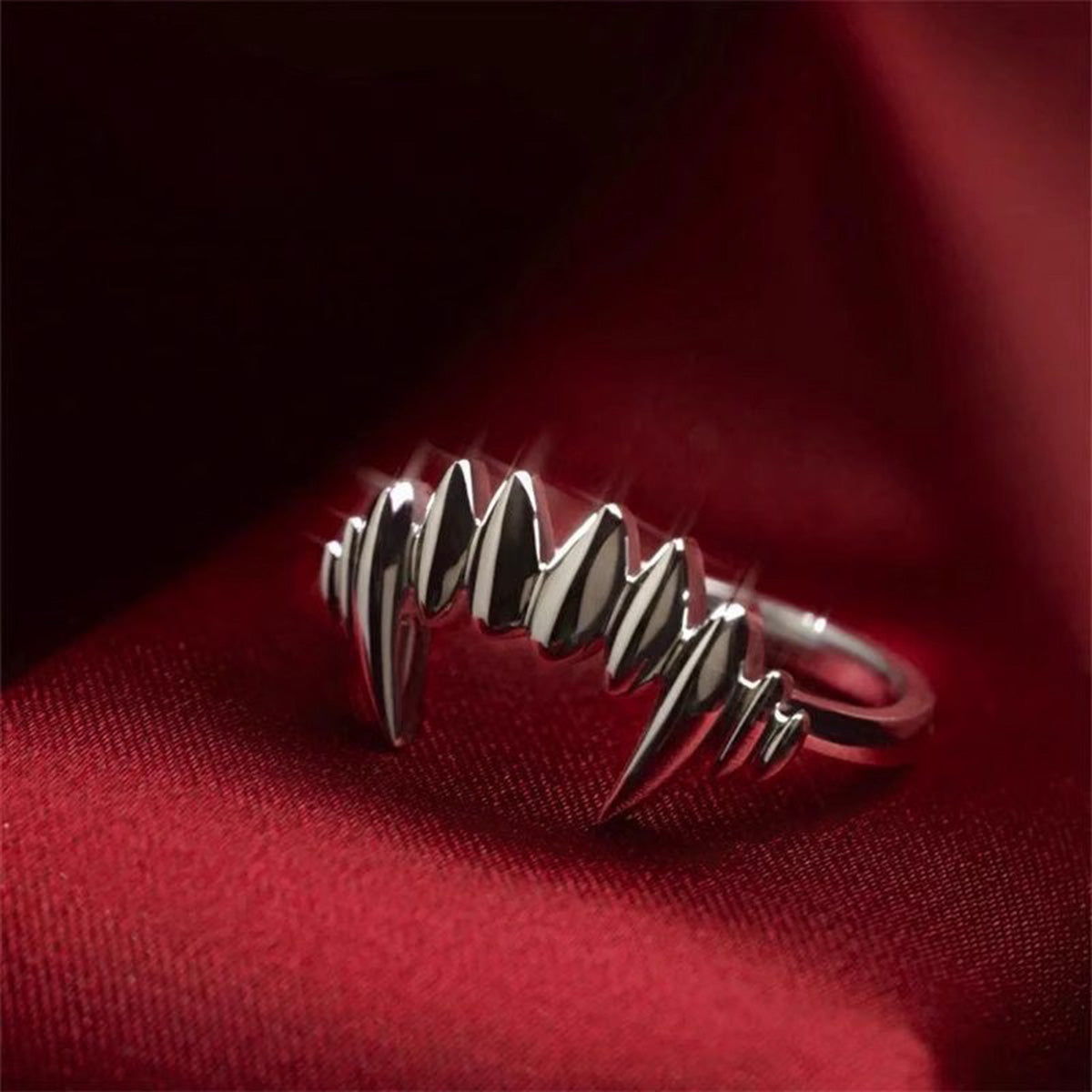 Baldur's Gate 3 Astarion Vampire Bite Split Ring - Gothic Cosplay Accessory | BG3 Vampire Ring
