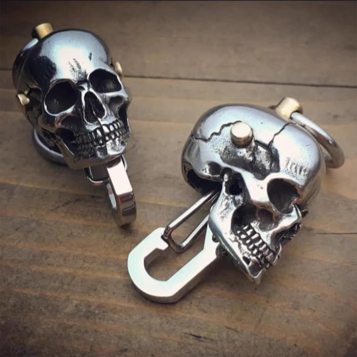 Vintage Skull Keychain - Gothic Punk Dark Luxury Accessory | Car Key Fob Charm