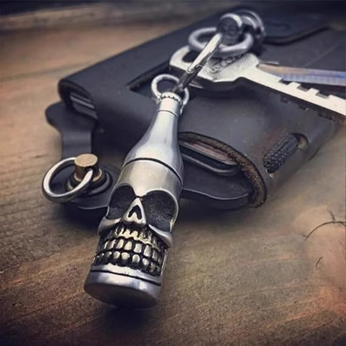 Vintage Skull Keychain - Gothic Punk Dark Luxury Accessory | Car Key Fob Charm