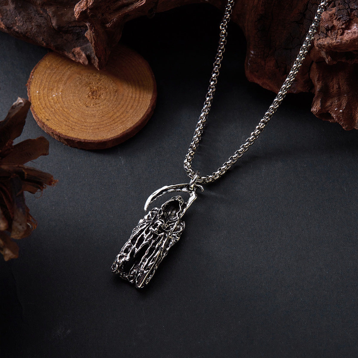 Vintage Skull Man Necklace - Exaggerated Gothic Punk Lovecraftian Pendant | Unisex Dark Accessory