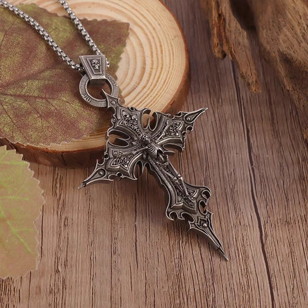 Vintage Skull Cross Necklace - Men's Gothic Punk Dark Accessory | Niche & Luxurious Pendant